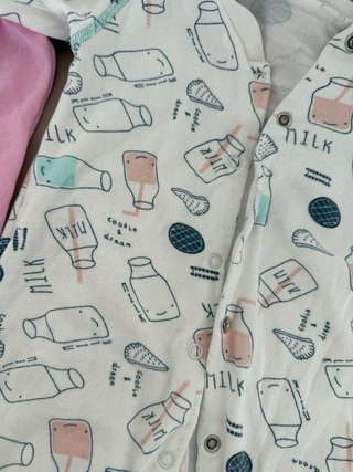 Pijama bebé niña rosa y blanco estampado