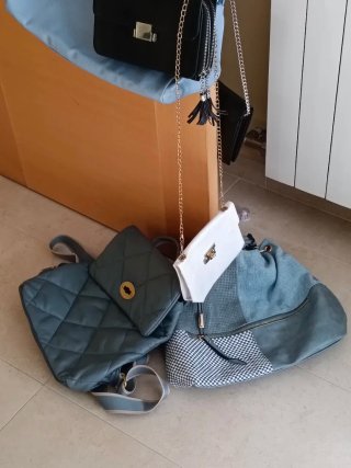 Set de bolsos: negro, azul y blanco