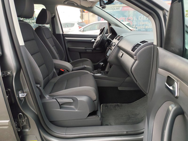 Volkswagen Touran 1.6 TDI Advance 2011, foto 14