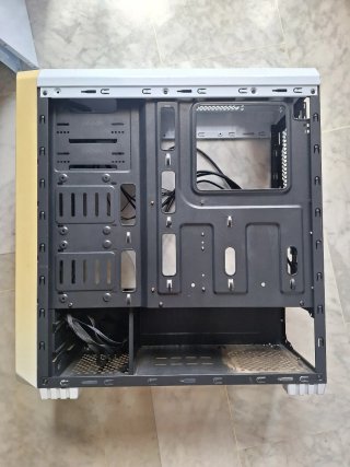 Torre Computer MSI Beige