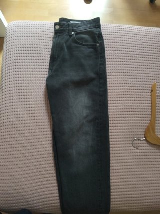Pantalón vaquero negro T-36 Bershka