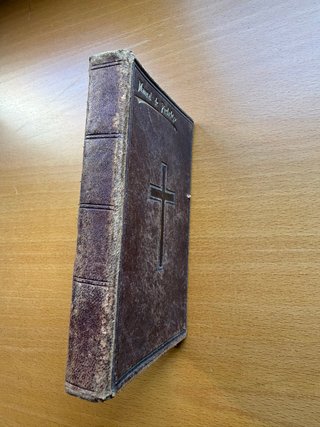 Libro antiguo religioso