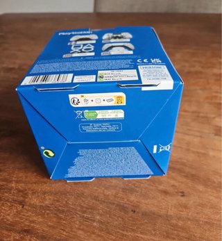 Consola PS4 + 2 Mandos sin juegos, y lampara mando