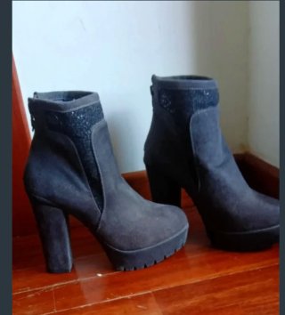 Stivaletti neri tacco donna
