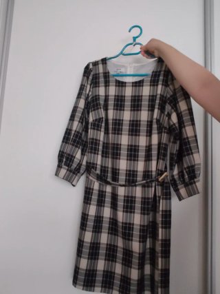 Vestido de cuadros beige y negro