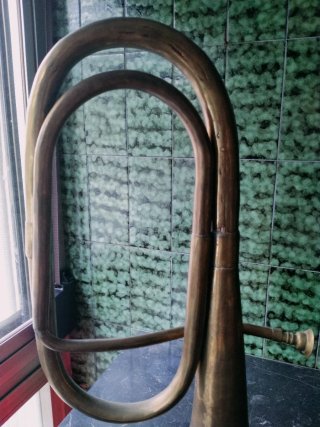 Trompeta Tuba de latón antigua