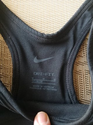 Top Nike niña talla M(Xs mujer también sirve)