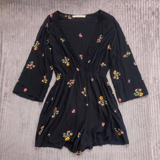 Mono Corto Zara Negro Floral Con Encaje V0008