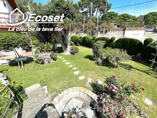 Chalet en venta en Vallirana