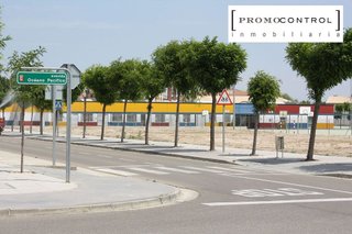 Local comercial en alquiler en Zuera