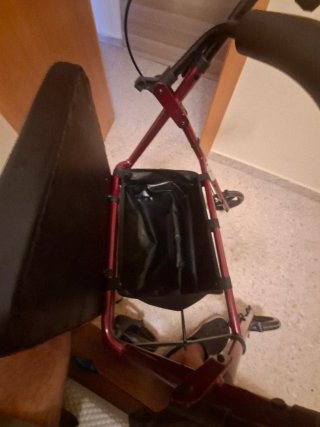 Tacata para ancianos con ruedas