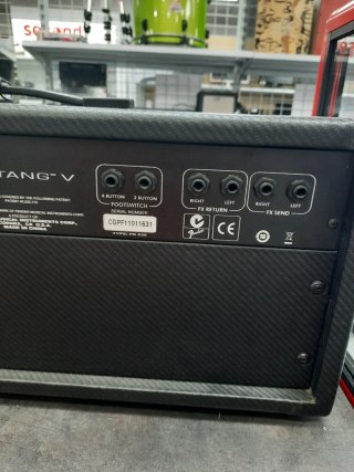 Cabezal Fender Mustang V + Footswitch MS4