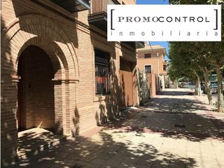 Local comercial en alquiler en Zuera