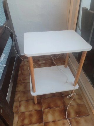 Vendo por mudanza mesa sillas 2 carritos y mueble