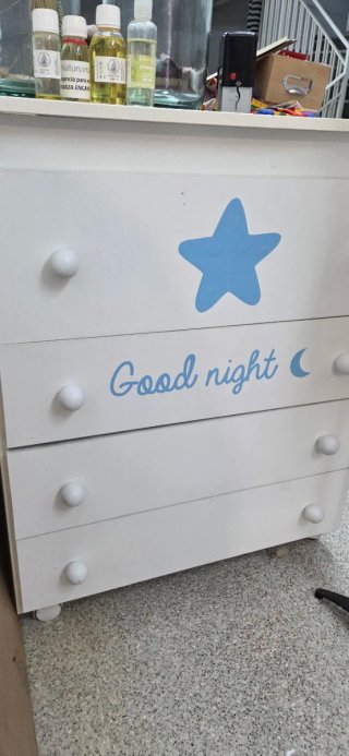 Cajonera infantil con estrella y Good night