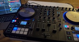 Controlador DJ Native Instruments Traktor S4