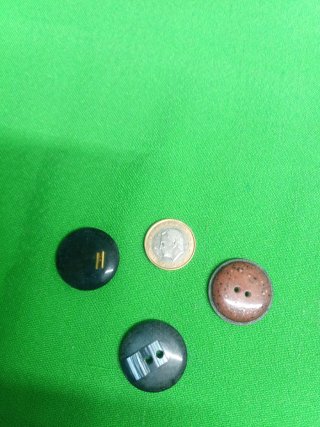 Lote 4, botones variados  para abrigos y chaqueton