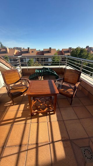 Conjunto Teka: Mesa y 2 Sillas