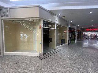 Local comercial en venta en Pinar del Rey en Madrid