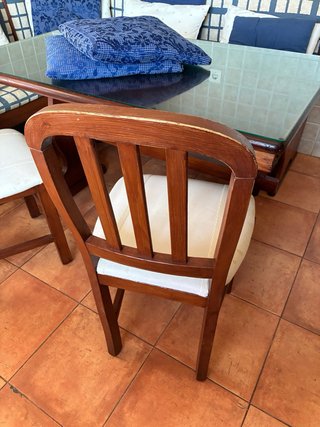 Tavolo da Cucina in Cristallo con Sgabelli in Legno