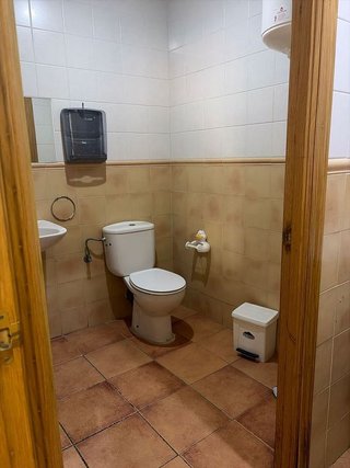 Local comercial en venta en Ambroz en Madrid