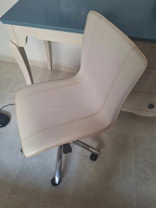 Mesa escritorio blanco y azul