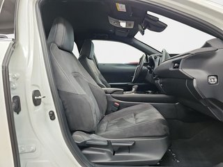 Lexus UX 2.0 300h UX Plus