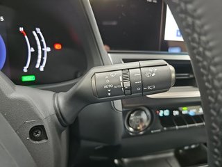 Lexus UX 2.0 300h UX Plus