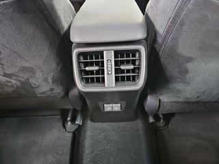 Lexus UX 2.0 300h UX Plus