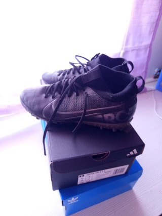 Botas de fútbol Adidas Talla 35'5