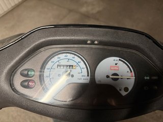 Aprilia Rally 50cc Scooter Negra/Gris