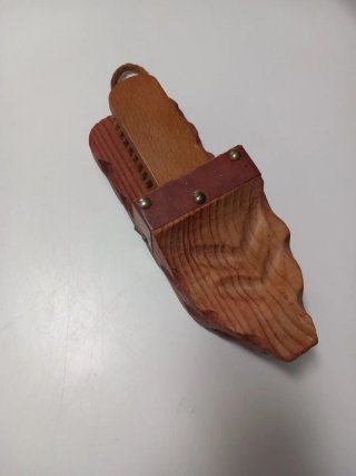 Suporte e escova de sapatos vintage