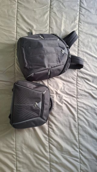 Confezione di 2 zaini da viaggio American Tourister grigi