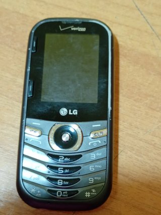 TELEFONO CELLULARE LG VN2515PP VERIZON DANNEGGIATO