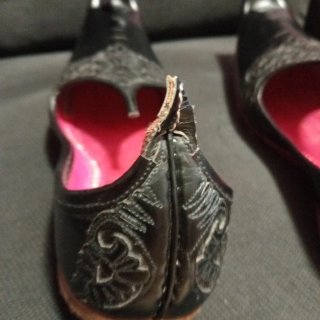 Zapatos árabes de cuero