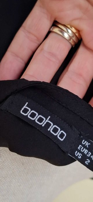 Abitino nero Boohoo stile boho maniche a campana