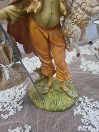Statua presepe pastore con pecora