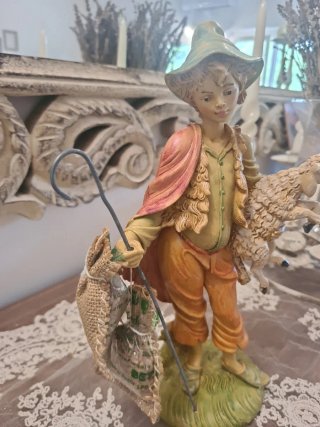 Statua presepe pastore con pecora