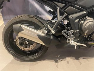 Triumph Tiger Sport 800 Negra y Amarilla