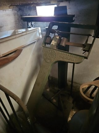 Balanza antigua Albana Barcelona