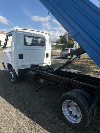 Nissan Trade 100 3.0 TURBO VOLQUETE