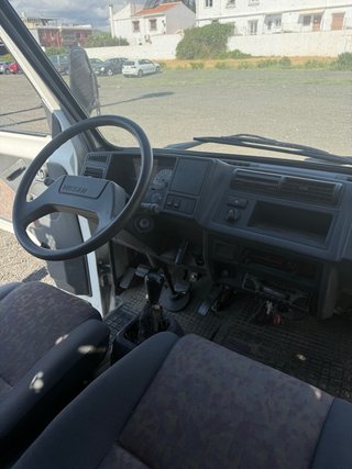 Nissan Trade 100 3.0 TURBO VOLQUETE