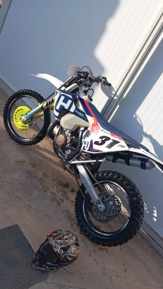 Moto Husqvarna 250 2T Enduro/Motocross