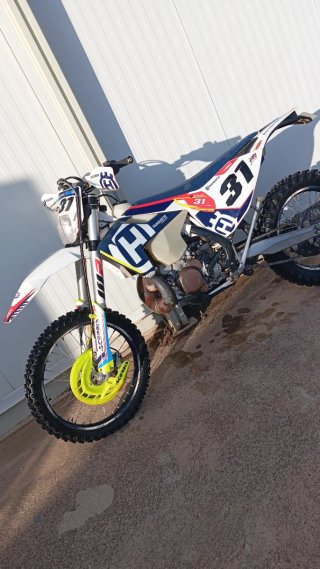Moto Husqvarna 250 2T Enduro/Motocross