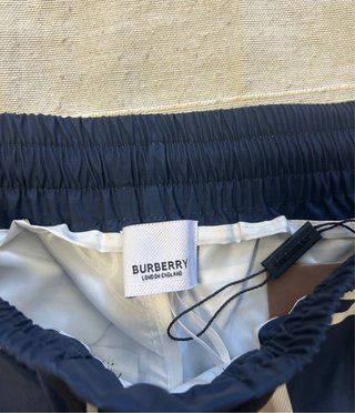 Costume Burberry Size M