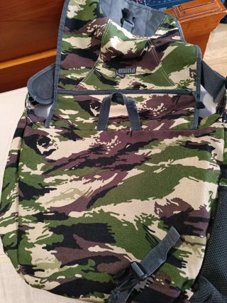 Mochila Puma bandolera camuflaje