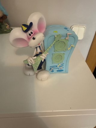 Hucha ratón con guitarra y música