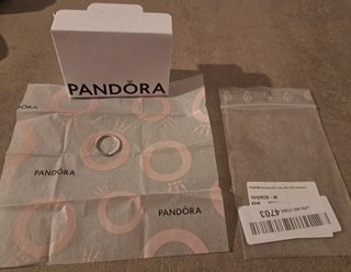 Anello Pandora ME con Pavé e Smalto Bianco - T48