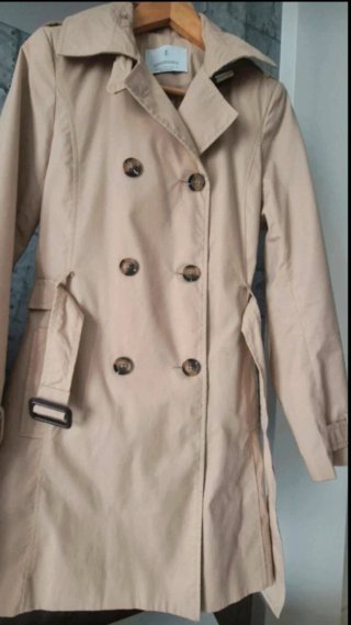 Gabardina Beige.