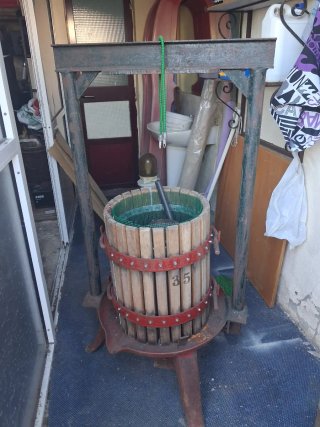 Prensa de vino modelo 35 con estructura